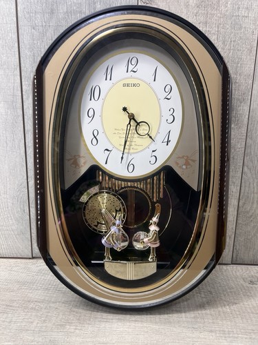 Seiko clock music - clock, in