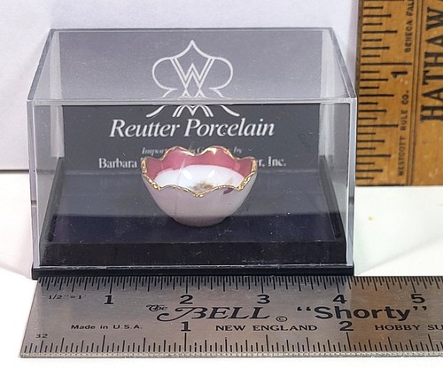 Reutter porcelain scalloped - porcelain,