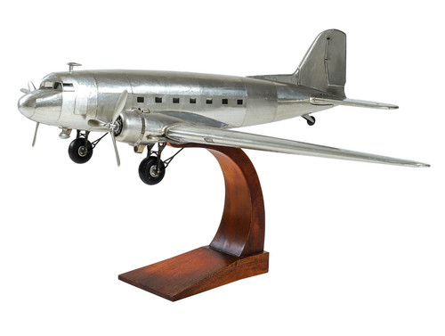 Dakota 1930s airliner - dc,
