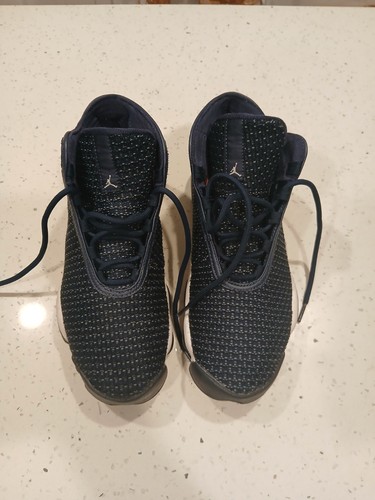 Size air jordan horizon - 7.5,