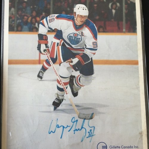 Wayne gretzky autograph - wayne,