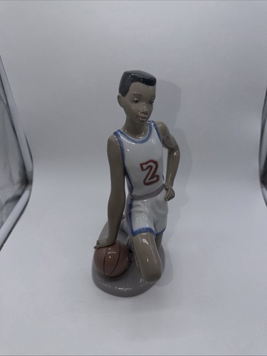 Lladro 6136 basketball star - "basketball, star"