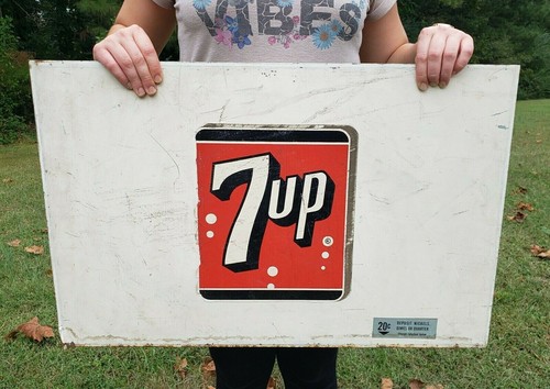 Vintage 7up vending machine - 7up,