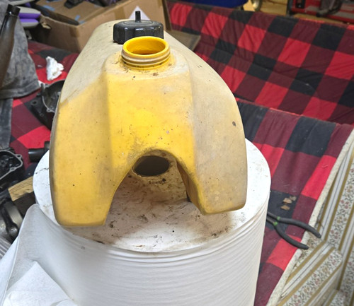1978 yamaha 250 - 250, tank