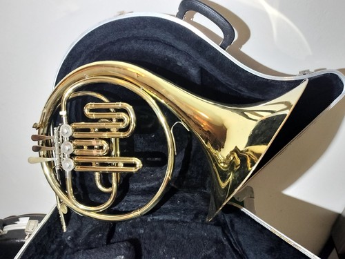Holton french horn with - holton,
