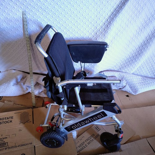 Foldawheel electric wheelchair