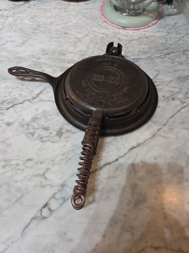 Griswold cast iron waffle - cast,