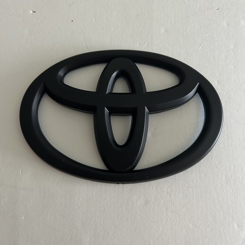 Toyota front grille emblem - grille,