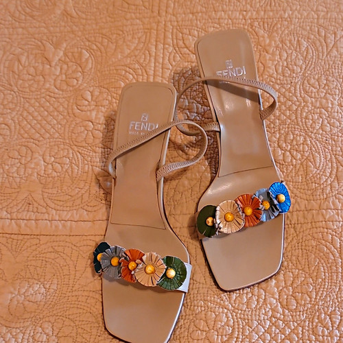 Fendi beige leather strappy - beige,