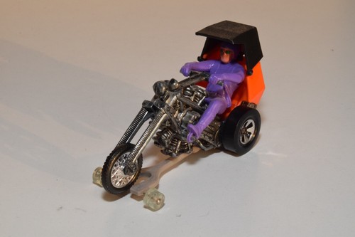 B33 inch hot wheels - 1:64,