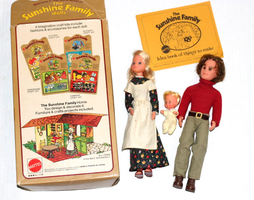 The sunshine family dolls - the, 1973