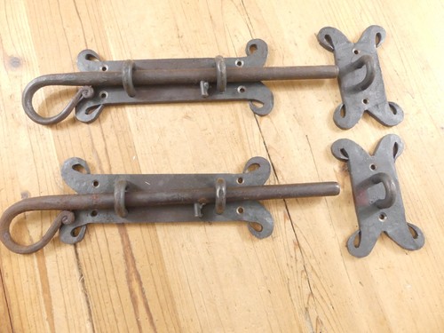 Large iron locks some - large, rust*