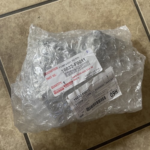 New genuine toyota water pump - new,