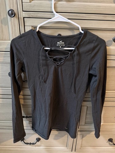 Hollister black size medium - hollister,