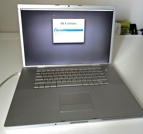 2008 apple macbook - apple, pro