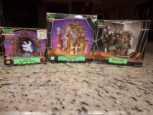 Lemax spooky town - lemax,