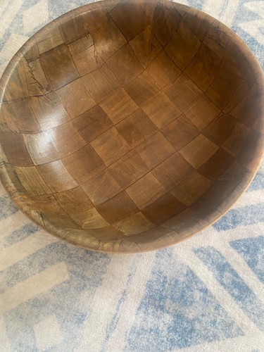 Vintage large woven wood salad - large,