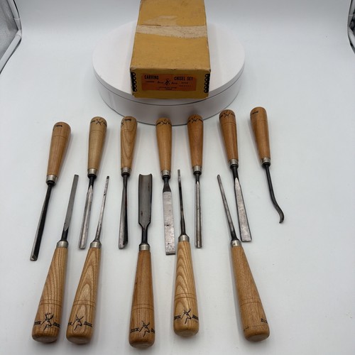 Lot wood carving tools - 12,