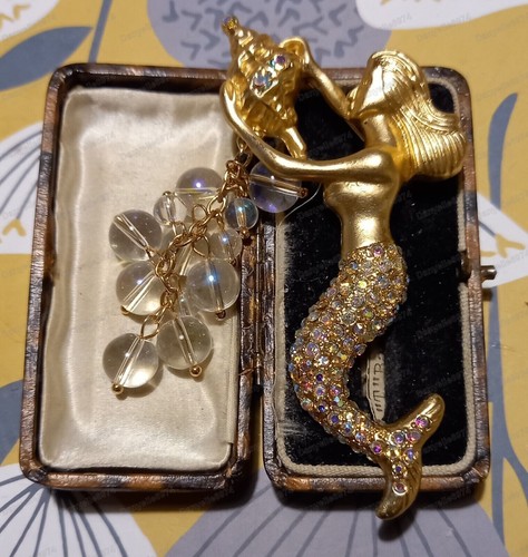 Vintage style goldtone - vintage,