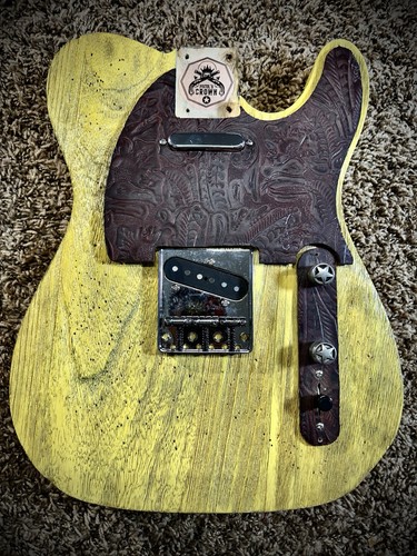Yellow barned pistols crown - pistols,