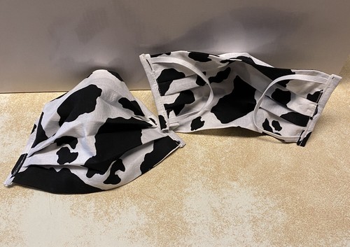 Face masks black white cow - black,