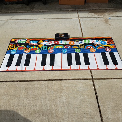 Alex gigantic piano - alex,