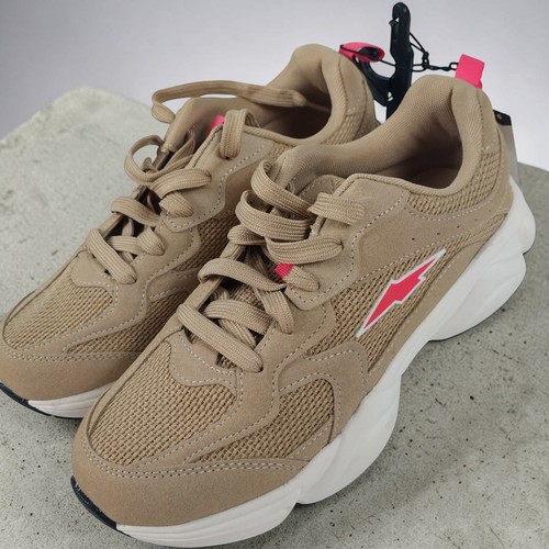 Avia women size - 6, running