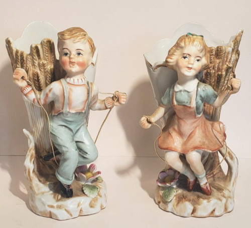 Pair ucagco japan figurines - japan,