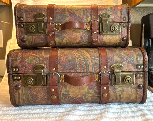 Vintage wood suitcases - 2,
