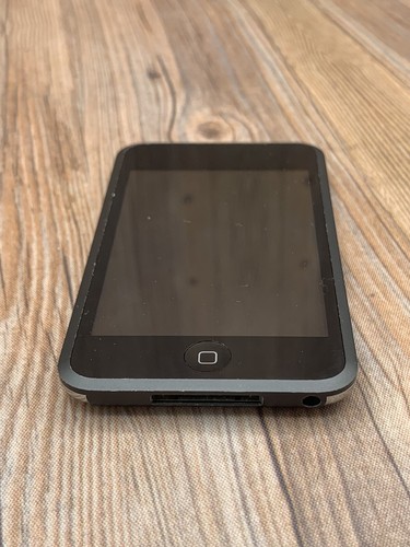 Apple ipod touch 1st - ipod,