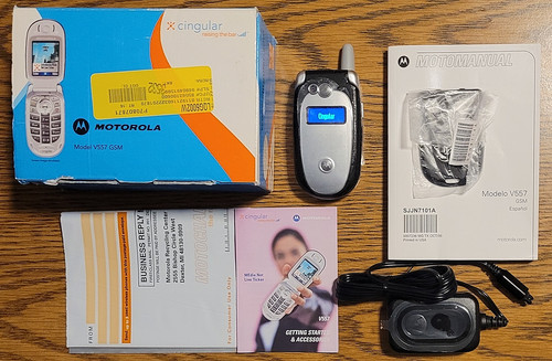 Motorola v557 black silver - v557,