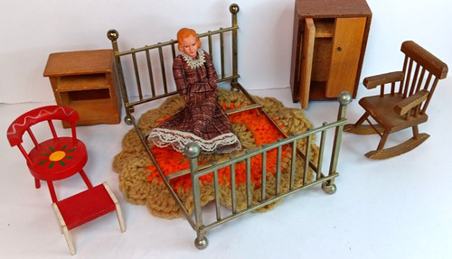 Vintage wooden dollhouse - vintage,
