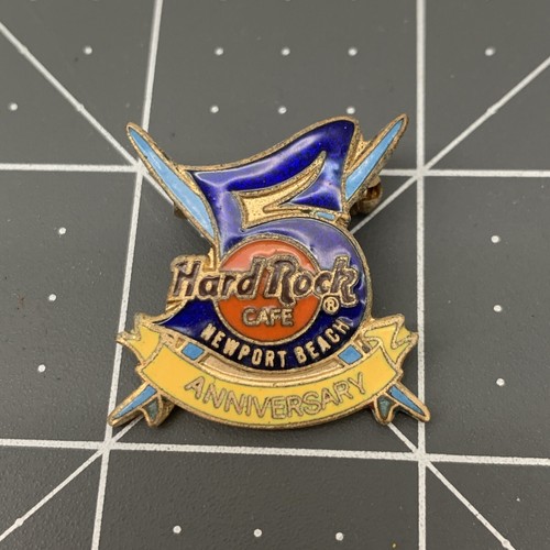 Hard rock cafe pin newport - hard,