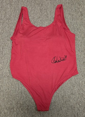 Gena lee nolin signed - signed, red