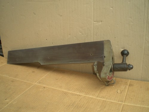 Guide fence assembly for - fence,