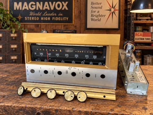 Vintage 1960s magnavox - 🍊vintage,