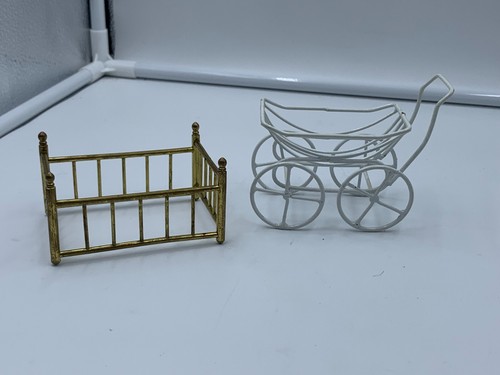 Vtg metal brass color - brass, baby