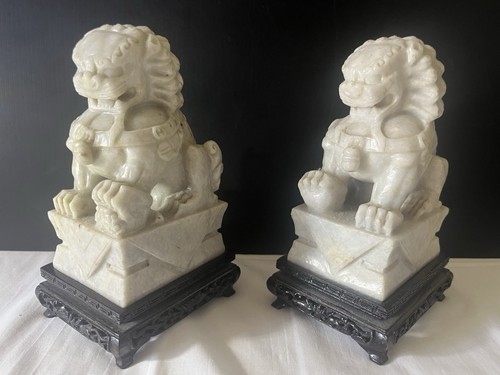 Heavy white marble guardian - white,