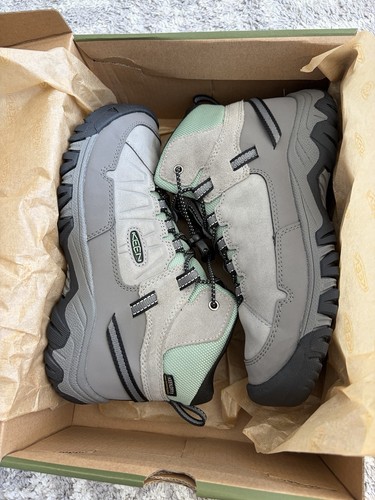 Keen gray and - gray,