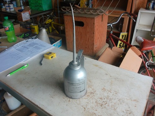 Vintage large pump oiler - large,