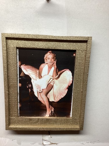 Marylin monroes most famus - monroes,