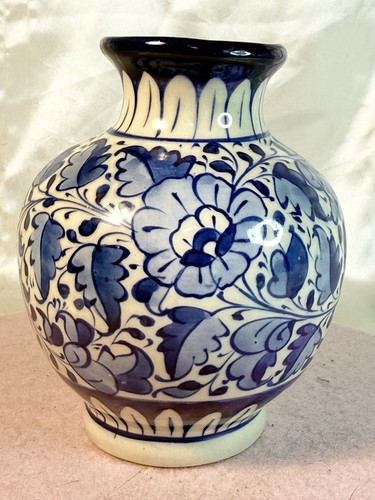 Small blue and white ceramic - small,