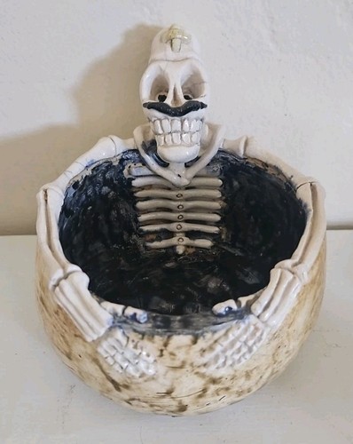 Day the dead skeleton - day,