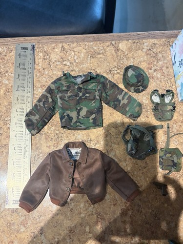 Soldiers accessories lot - accessories,