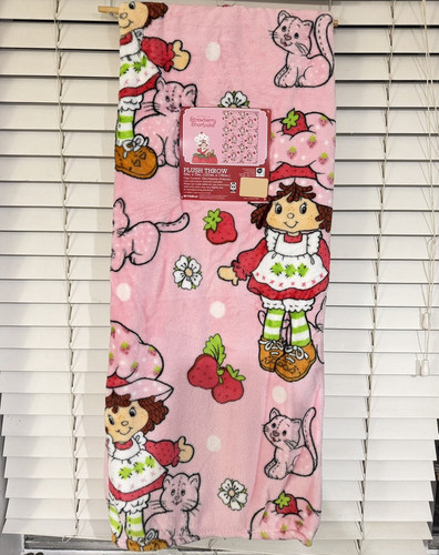Strawberry shortcake plush - strawberry,