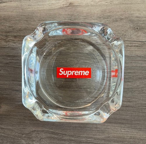 Supreme 2008 glass - box, logo
