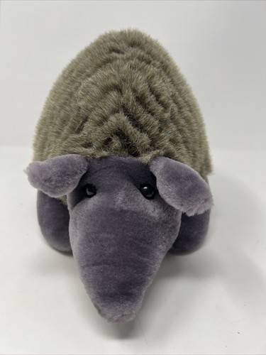 Vaughn exclusive armadillo