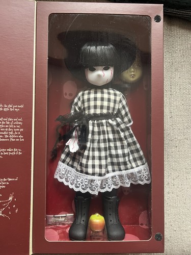 Rare little apple dolls - rare,
