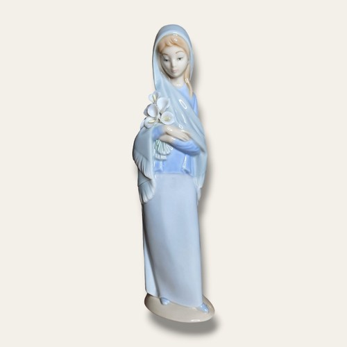 Lladro figurine girl holding - girl,