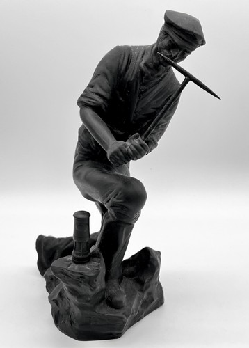 Wedgwood black basalt - black,